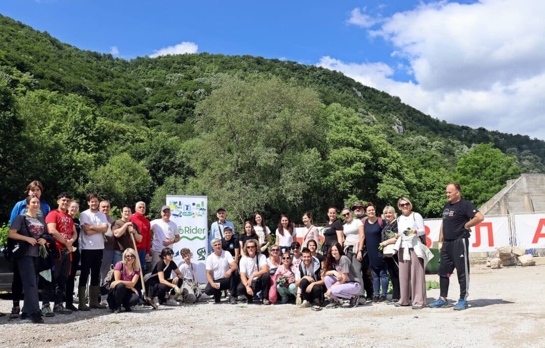 Radio Luna: Volunteers cleaned the Đetinja riverbank
